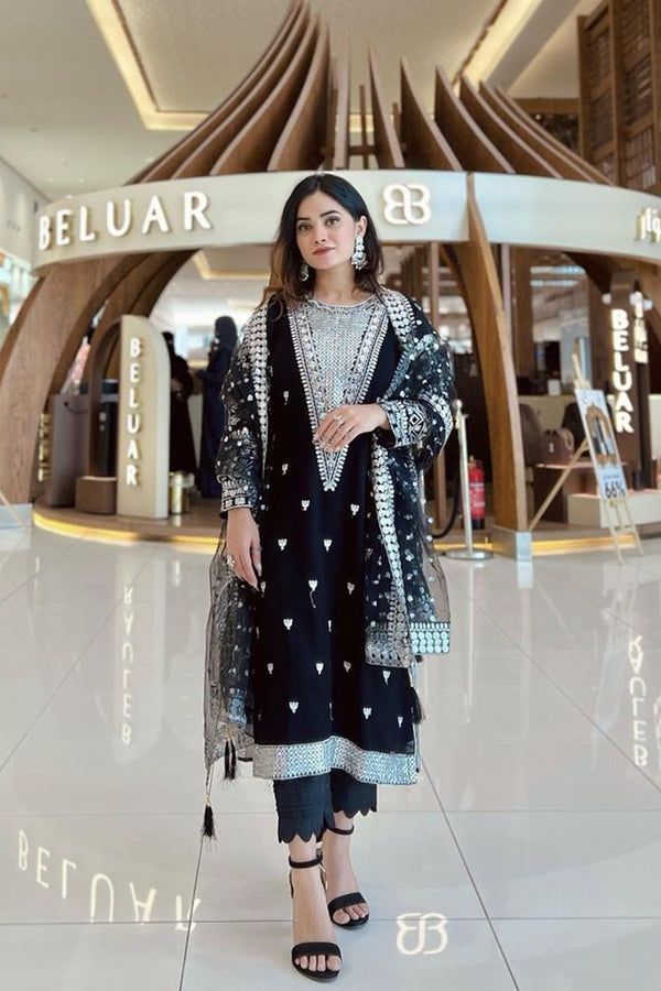 Elevate Your Style with Pakistani Dress Design for Every Occasion Elevate Your Style with Pakistani Dress Design for Every Occasion