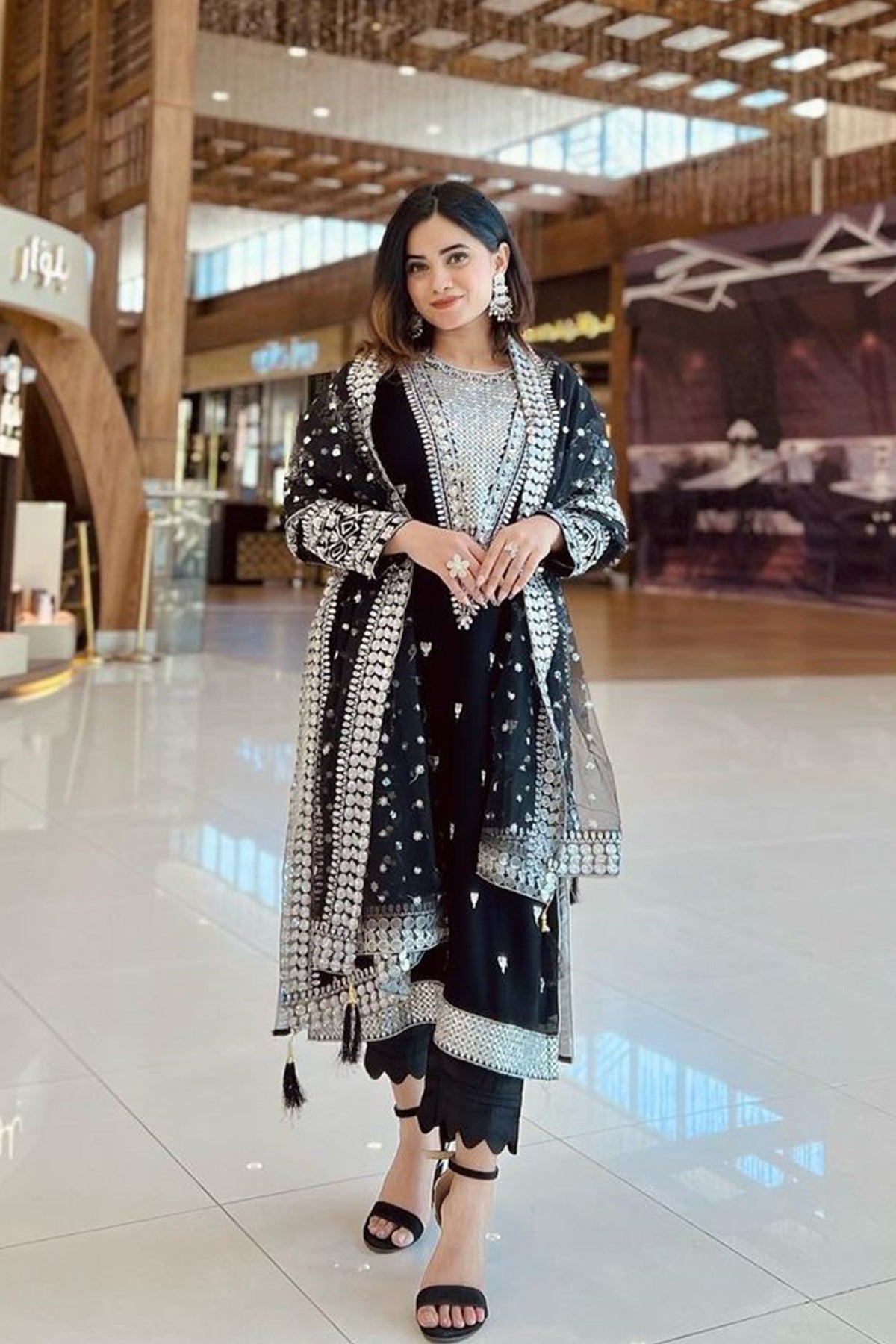 Latest) Designer Sharara Dress For Wedding Party 2022
