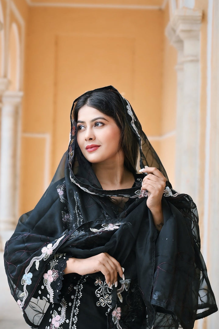 Fully Stitched Black & White Pakistani Tunic Style Salwar Kameez With Organza Dupatta