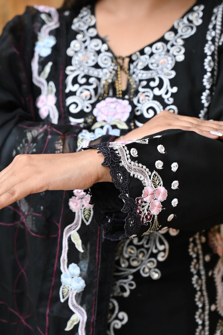 Fully Stitched Black & White Pakistani Tunic Style Salwar Kameez With Organza Dupatta