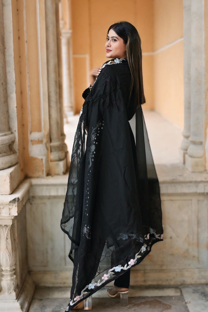 Fully Stitched Black & White Pakistani Tunic Style Salwar Kameez With Organza Dupatta