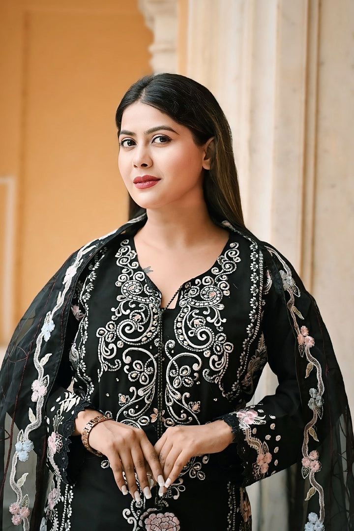 Fully Stitched Black & White Pakistani Tunic Style Salwar Kameez With Organza Dupatta