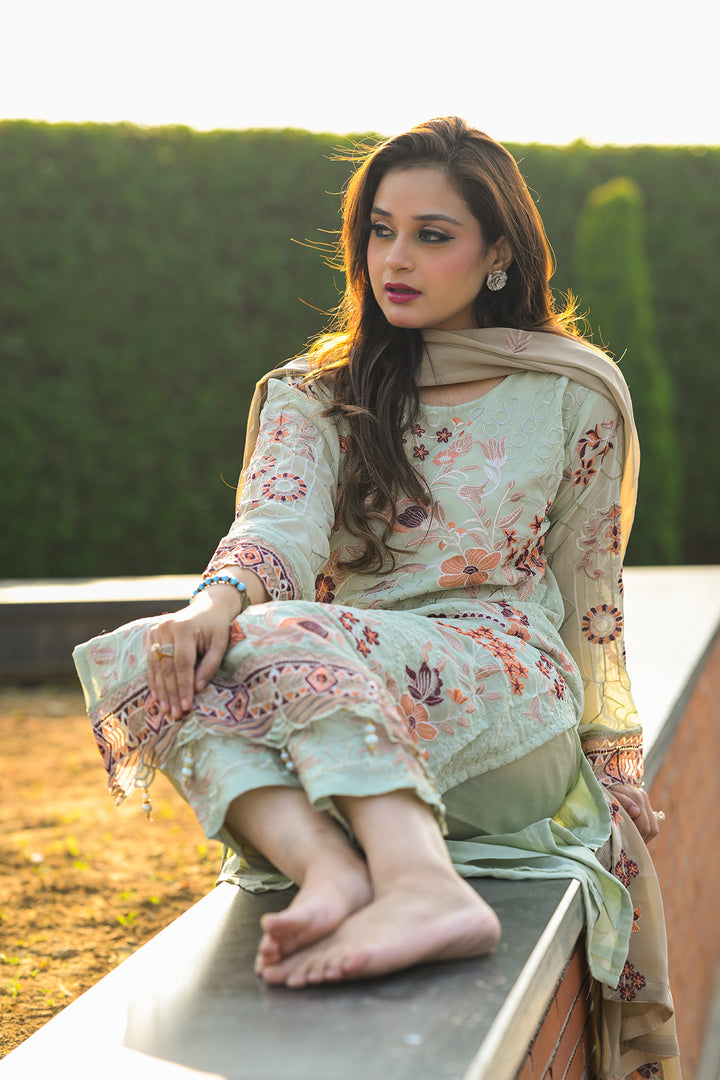 Straight Pakistani Salwar Kameez With Beautiful Contrast Embroidery Dupatta
